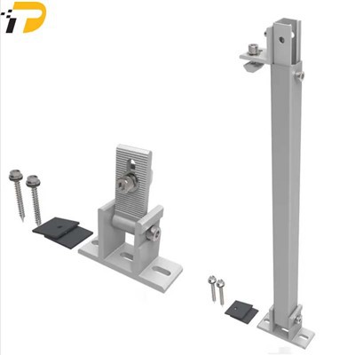 Багажник на крыше с солнечной панелью